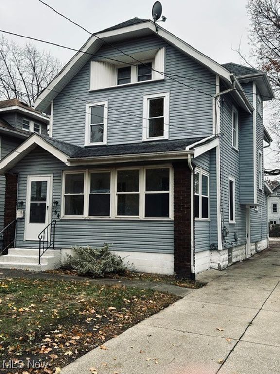 154 E Archwood Avenue, Akron, OH 44301