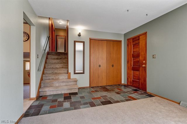 2211 Camelot Drive, Parma, OH 44134