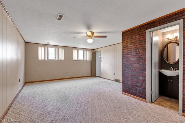 2211 Camelot Drive, Parma, OH 44134