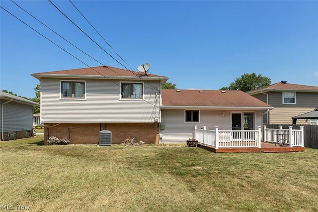 2211 Camelot Drive, Parma, OH 44134