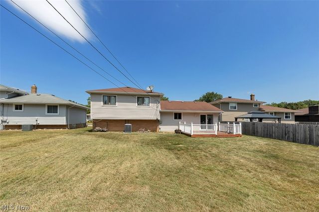 2211 Camelot Drive, Parma, OH 44134