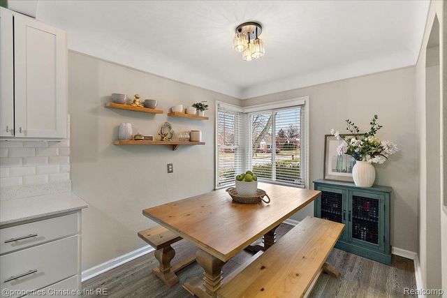 21553 Bournemouth Street, Harper Woods, MI 48225