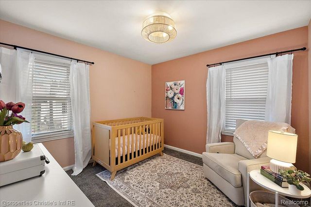 21553 Bournemouth Street, Harper Woods, MI 48225