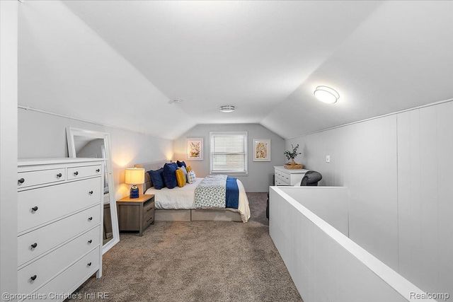 21553 Bournemouth Street, Harper Woods, MI 48225