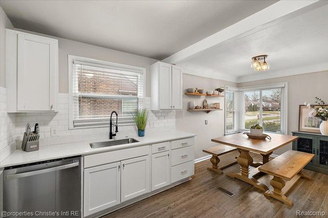 21553 Bournemouth Street, Harper Woods, MI 48225