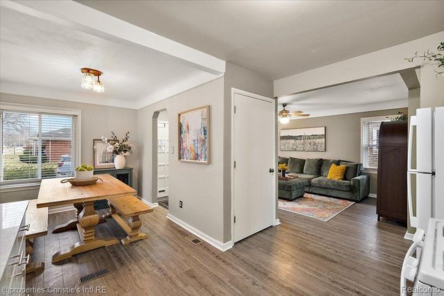 21553 Bournemouth Street, Harper Woods, MI 48225