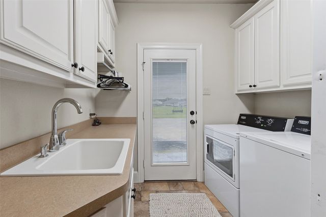5241 Plainview Road, Midlothian, TX 76065