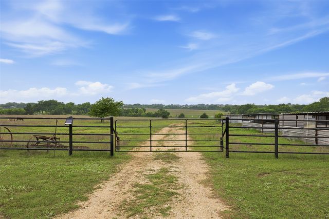 5241 Plainview Road, Midlothian, TX 76065
