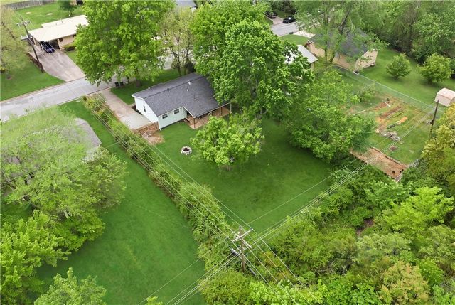 1916 Arrowhead Street, Fayetteville, AR 72701