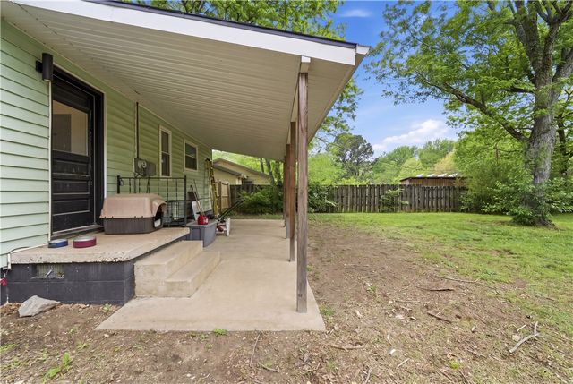 1916 Arrowhead Street, Fayetteville, AR 72701