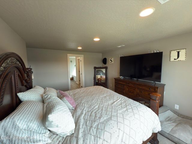 6229 W Irish CIR, Rathdrum, ID 83858