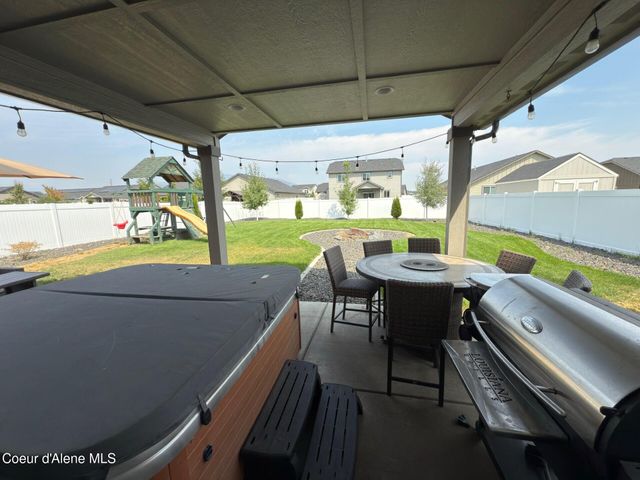 6229 W Irish CIR, Rathdrum, ID 83858