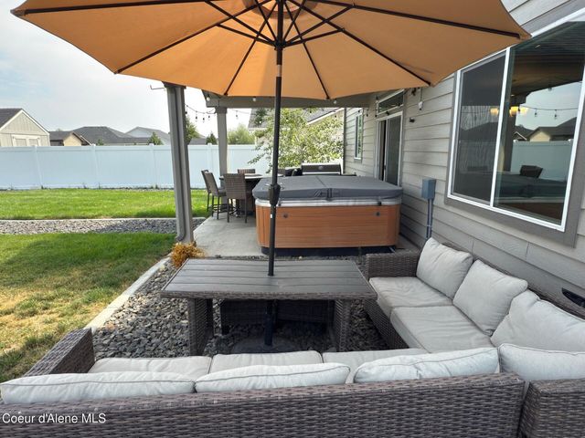 6229 W Irish CIR, Rathdrum, ID 83858