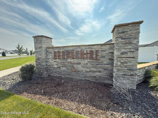 6229 W Irish CIR, Rathdrum, ID 83858