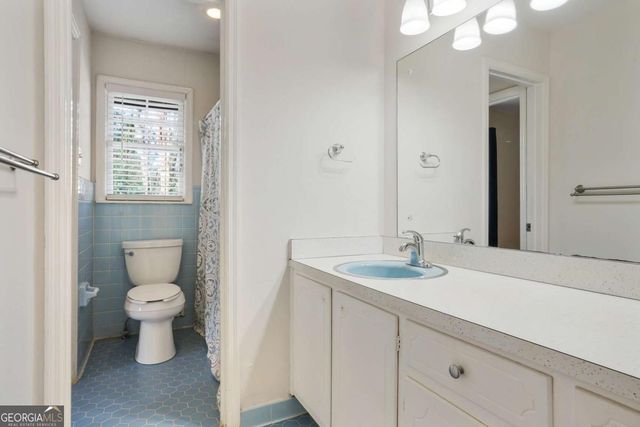 2476 Woodside Way, Atlanta, GA 30341