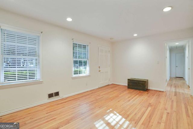 2476 Woodside Way, Atlanta, GA 30341