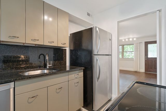 512 Chesterfield Ave Apt C7, Nashville, TN 37212