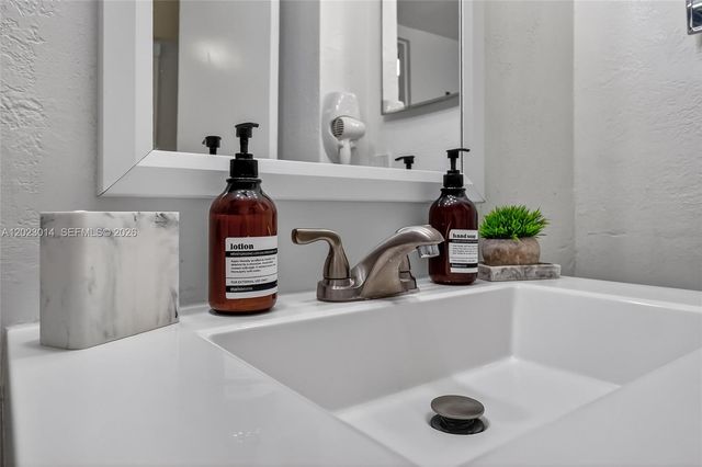 19201 Collins Ave 949, Sunny Isles Beach, FL 33160