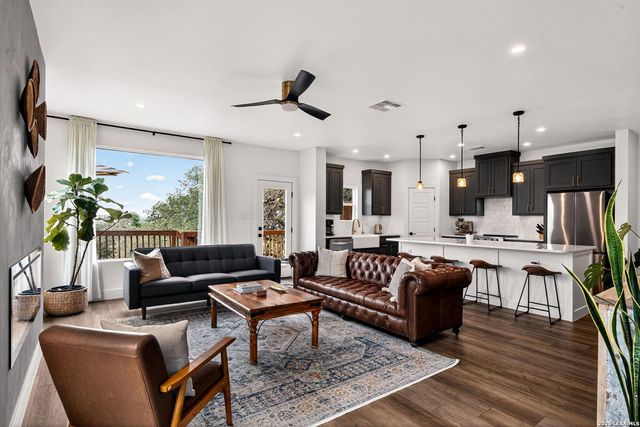 114 MAGNOLIA CIR, Boerne, TX 78006