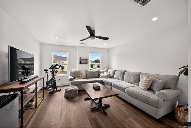 114 MAGNOLIA CIR, Boerne, TX 78006