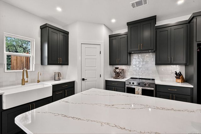 114 MAGNOLIA CIR, Boerne, TX 78006