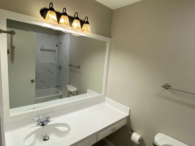 117 Stony Creek Drive, Euless, TX 76039