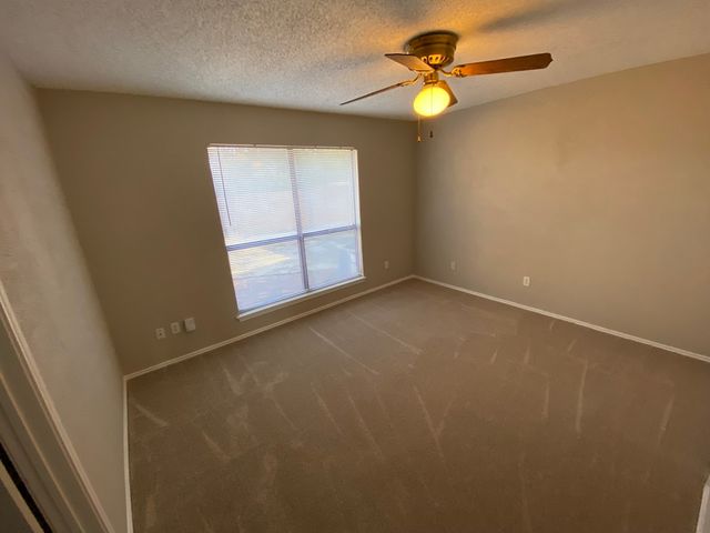 117 Stony Creek Drive, Euless, TX 76039