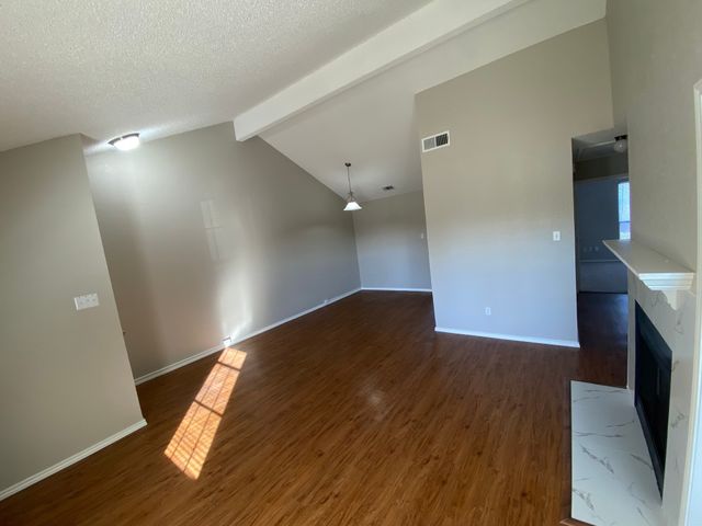 117 Stony Creek Drive, Euless, TX 76039