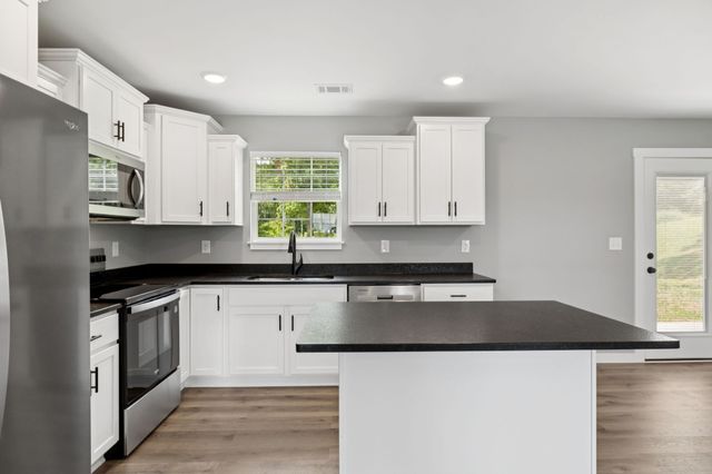 150 Alice Preston Loop, Gordonsville, TN 38563