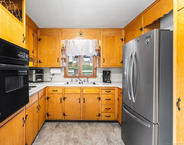 19 Fairlawn Avenue, Middletown, CT 06457