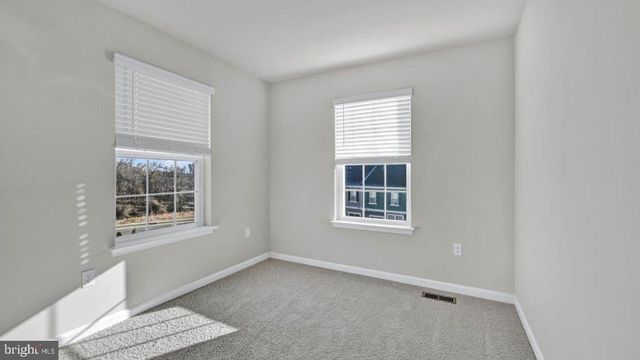 5011 SILVER OAK DR, Rosedale, MD 21237