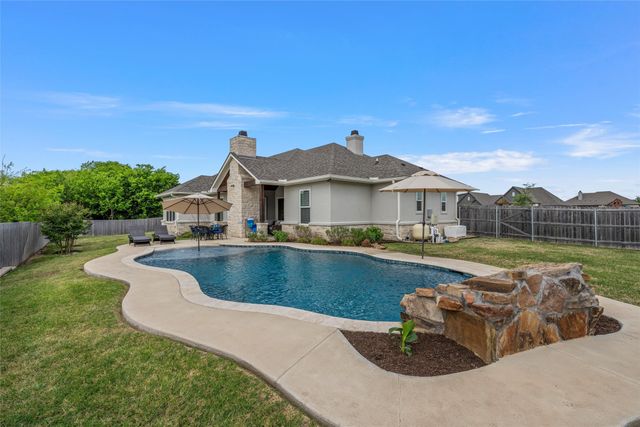 624 Lindsay Lane, Robinson, TX 76706