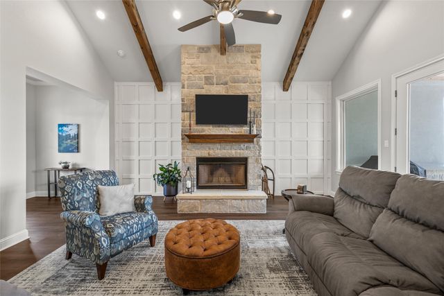 624 Lindsay Lane, Robinson, TX 76706