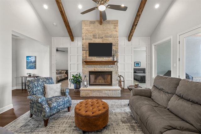 624 Lindsay Lane, Robinson, TX 76706