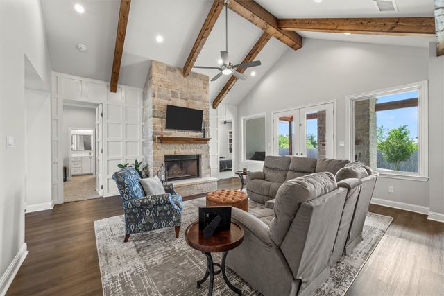 624 Lindsay Lane, Robinson, TX 76706