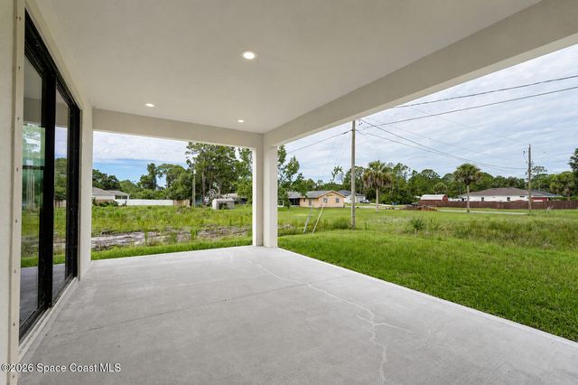460 Grenadier Avenue NW, Palm Bay, FL 32907