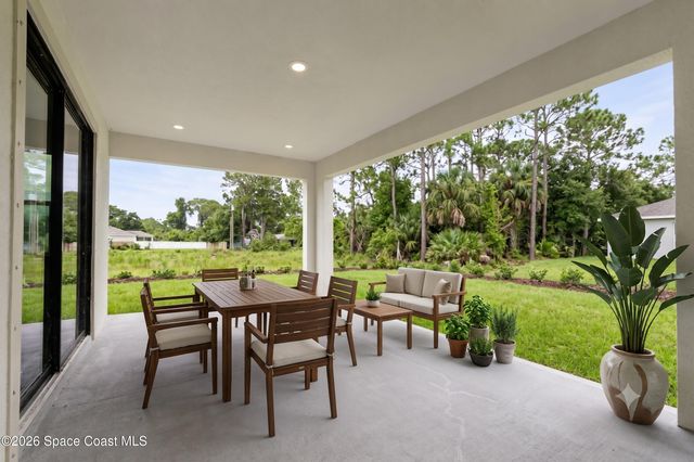 460 Grenadier Avenue NW, Palm Bay, FL 32907