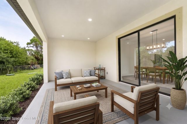 460 Grenadier Avenue NW, Palm Bay, FL 32907