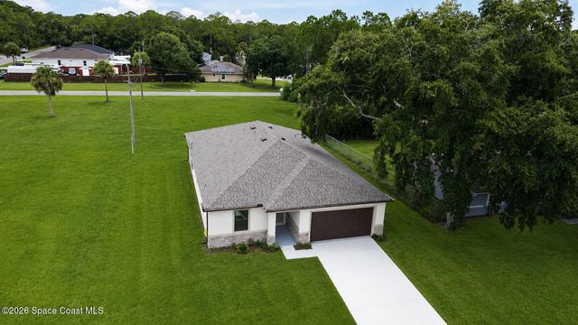 460 Grenadier Avenue NW, Palm Bay, FL 32907