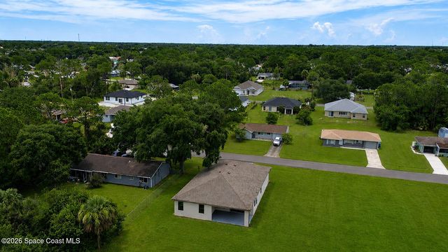 460 Grenadier Avenue NW, Palm Bay, FL 32907