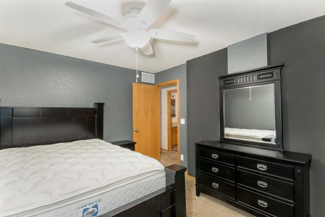 1925 S Chateau St, Wichita, KS 67207