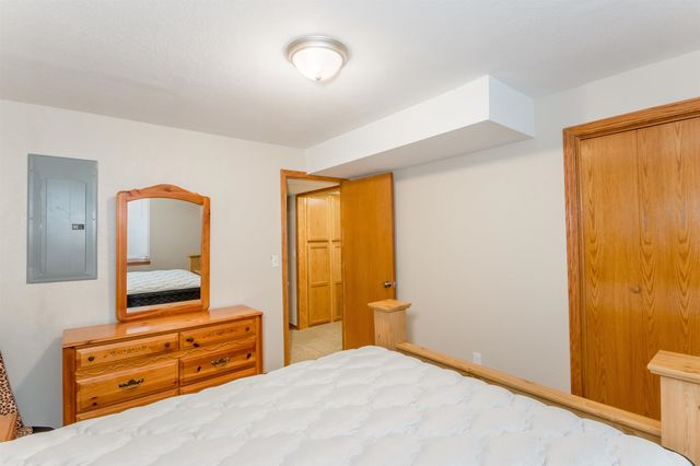 1925 S Chateau St, Wichita, KS 67207