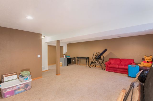 1925 S Chateau St, Wichita, KS 67207