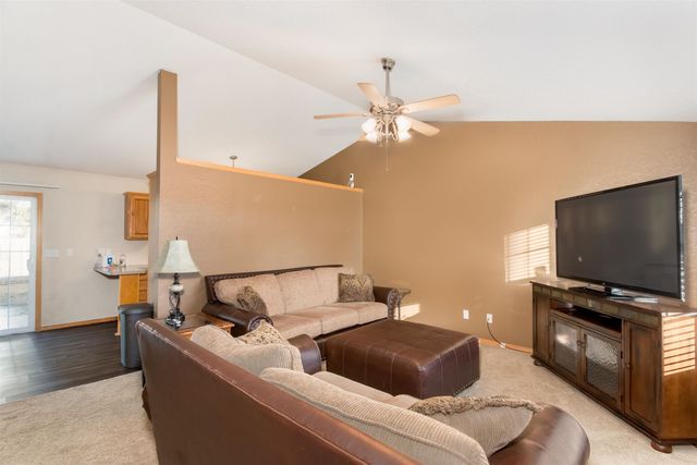 1925 S Chateau St, Wichita, KS 67207