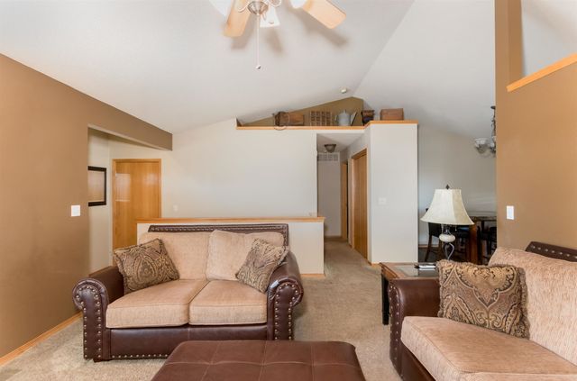 1925 S Chateau St, Wichita, KS 67207