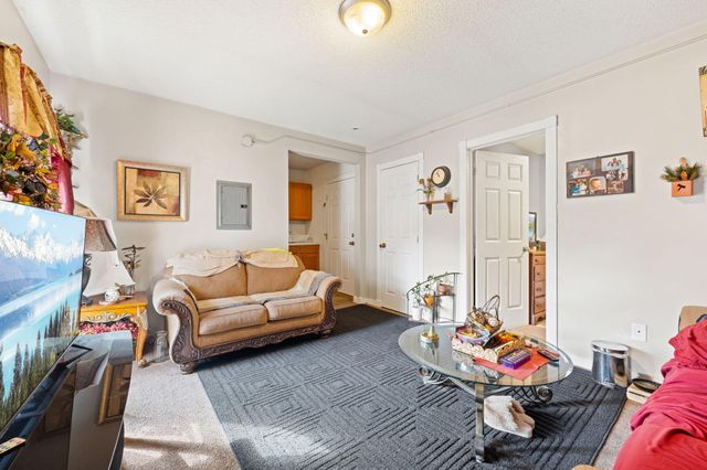 2524 Portland Avenue, Minneapolis, MN 55404
