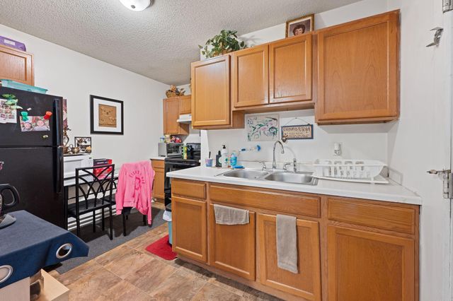 2524 Portland Avenue, Minneapolis, MN 55404