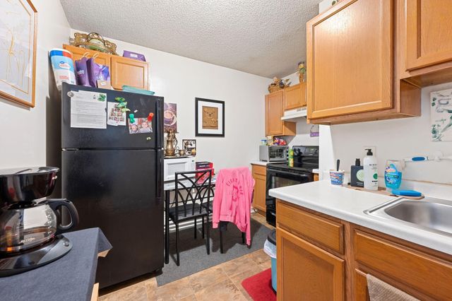 2524 Portland Avenue, Minneapolis, MN 55404