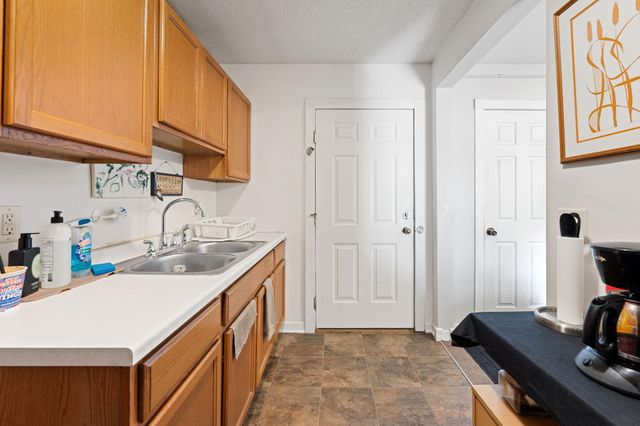 2524 Portland Avenue, Minneapolis, MN 55404