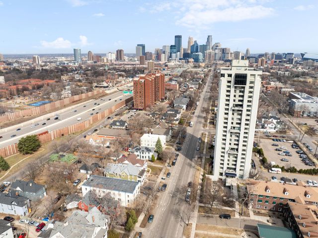2524 Portland Avenue, Minneapolis, MN 55404